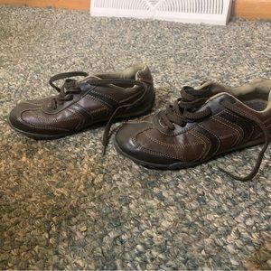 Sonoma Shoe Boys Size 5